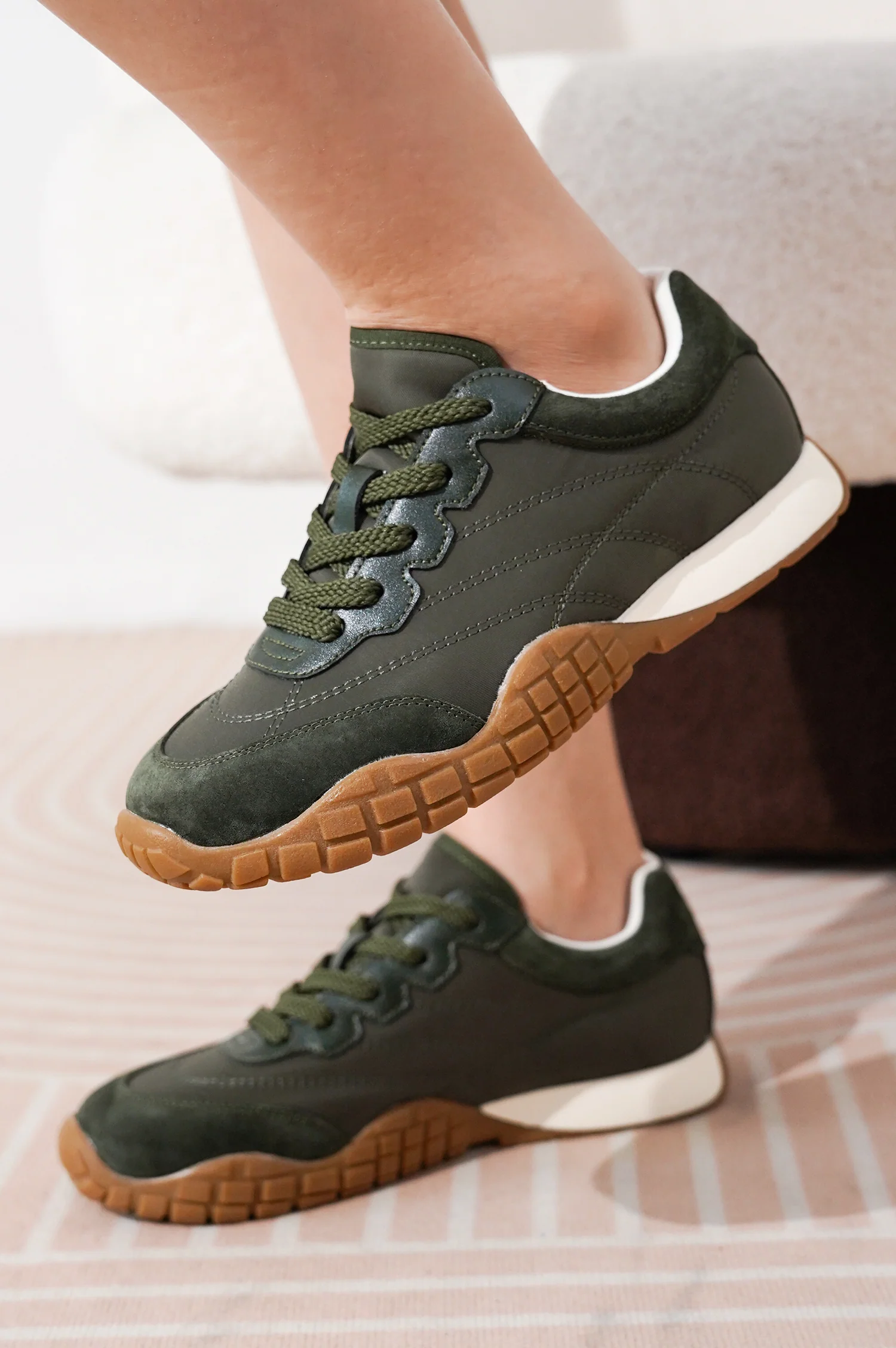 Project Cloud Women's | Lightweight Sneakers for Women | Memory Foam Insole | Non-Slip - Donna HiTop - Image 30